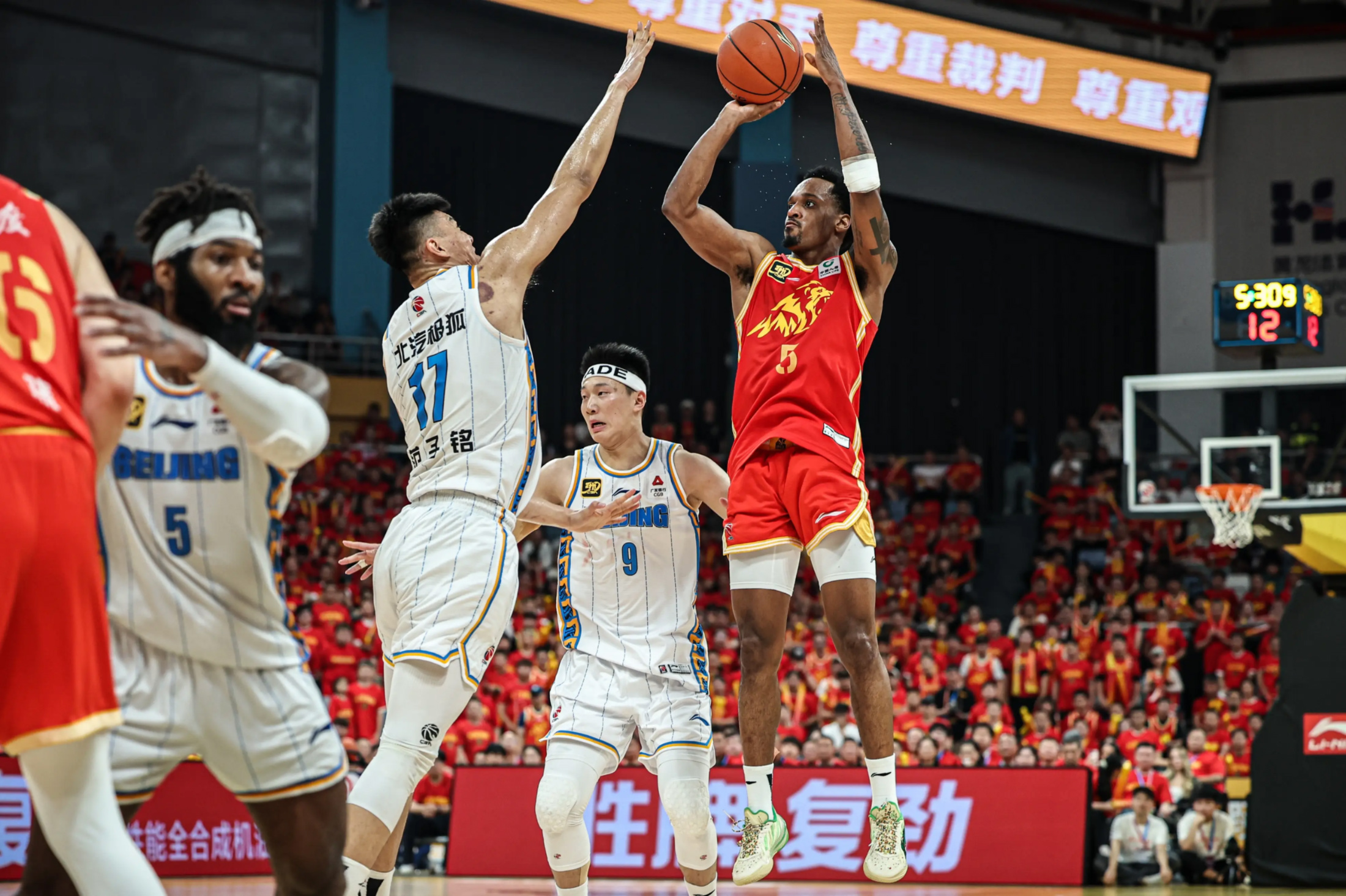 关于赛后NBA季后赛传出新动向，深圳男篮篮板制胜，管理层表态——更衣室稳定，控场能力受关注的信息-米兰在线入口